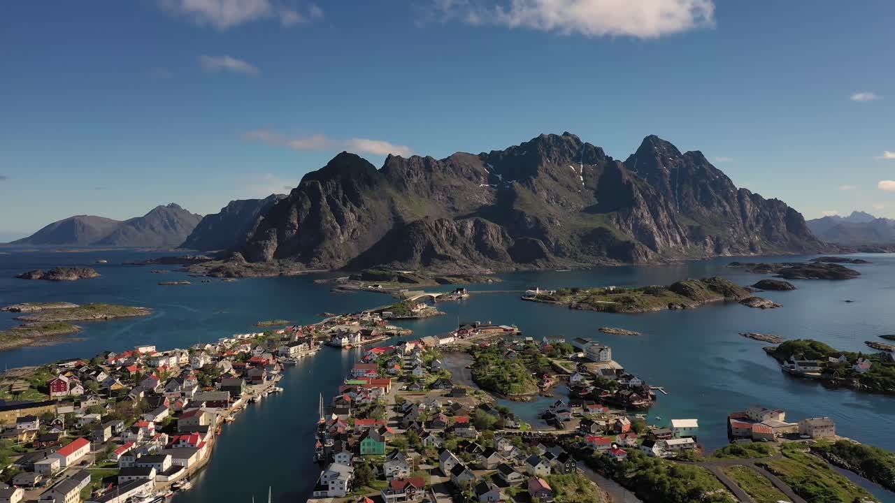 Henningsvaer Lofoten là một quần đảo thuộc hạt Nordland, Na Uy.