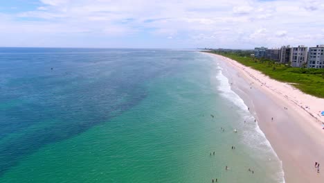 Amplia-Antena-Junto-A-La-Playa-De-Jensen-En-La-Costa-Este-De-Florida