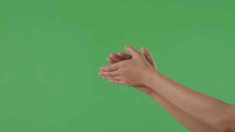aplaudiendo en la pantalla verde