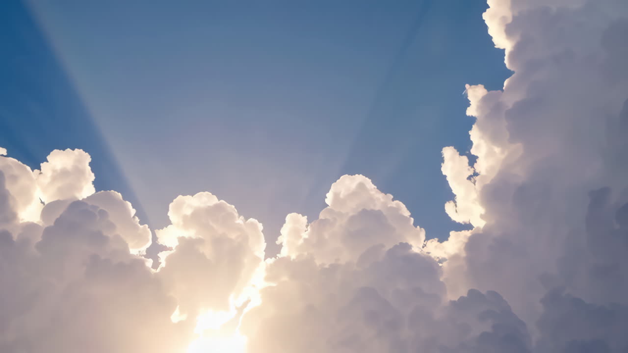 극적인 구름 풍경과 빛