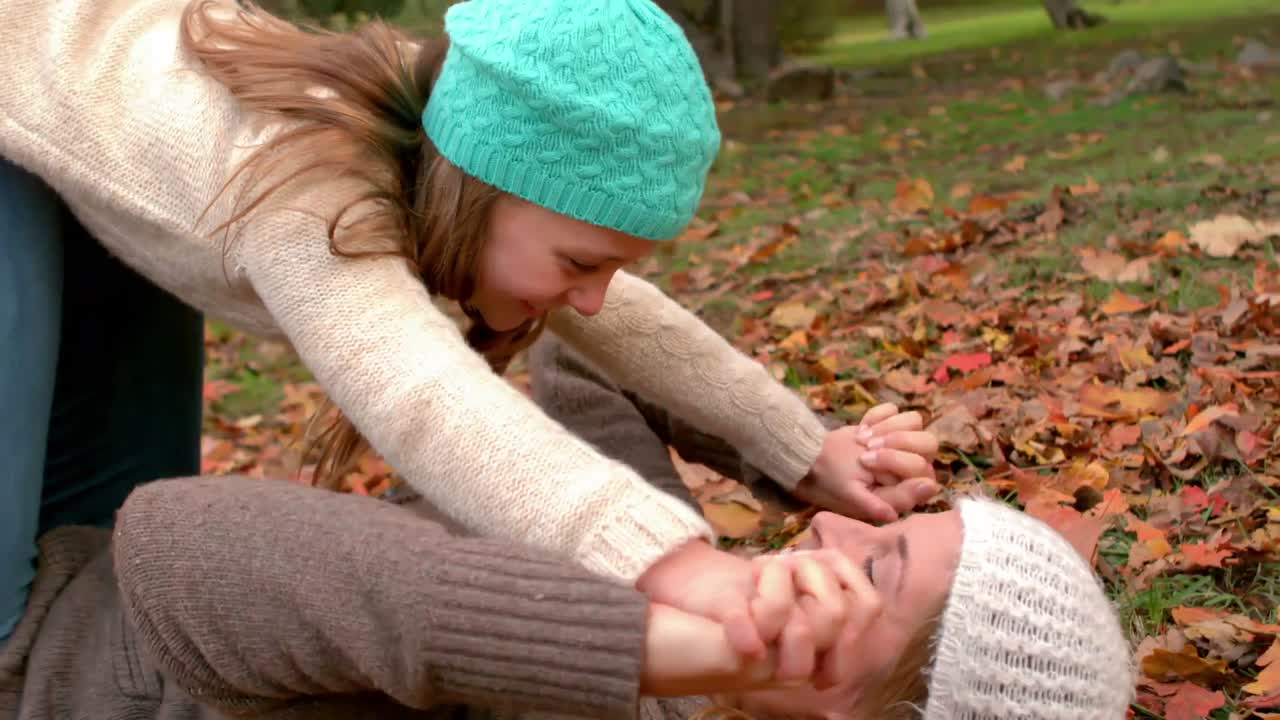 familia feliz divirtiéndose juntos