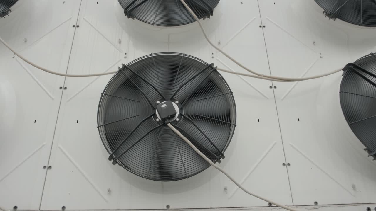 unità di riscaldamento, ventilazione e aria condizionata sul tetto