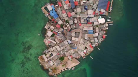 santa cruz islote densely populated island in the middle of the sea