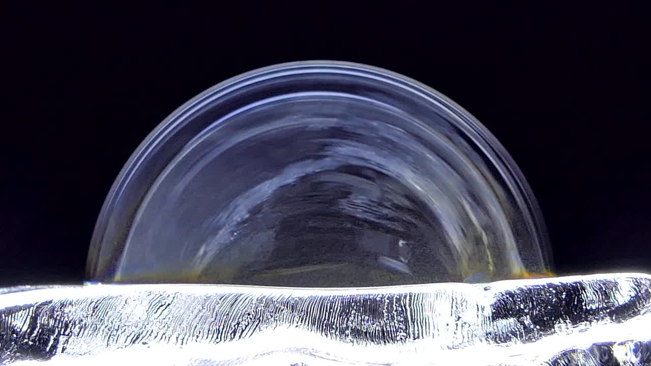 거품 비누의 색.