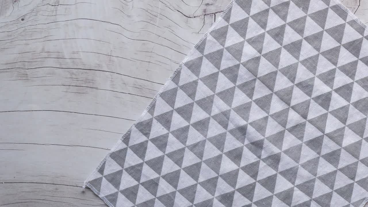 sopa de verduras en un arco en la mesa, de cerca