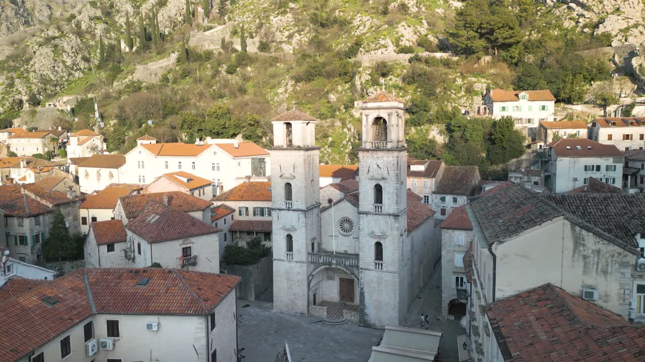 tomada de la catedral de san trifón en kotor