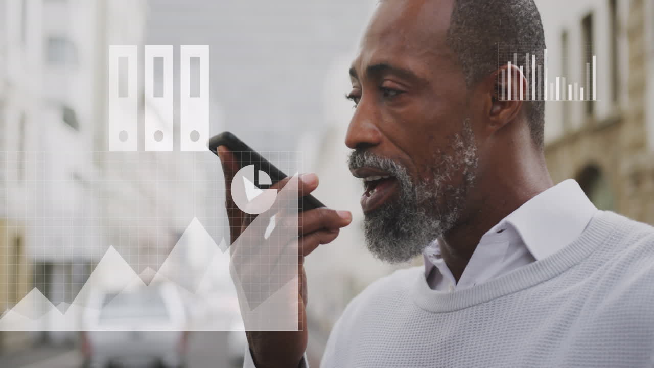 animación del procesamiento de datos sobre un hombre de negocios afroamericano hablando en un teléfono inteligente
