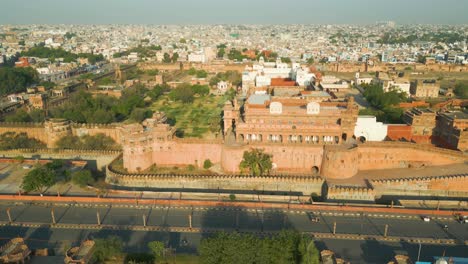 Vista-Aérea-Del-Fuerte-Junagarh,-Este-Es-Uno-De-Los-Lugares-Más-Cuidados-Para-Visitar-En-Bikaner.