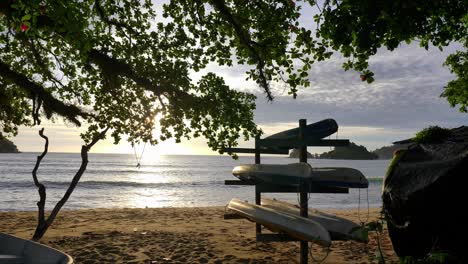 Sonnenuntergang-Am-Strand-Der-Insel-Pangkor