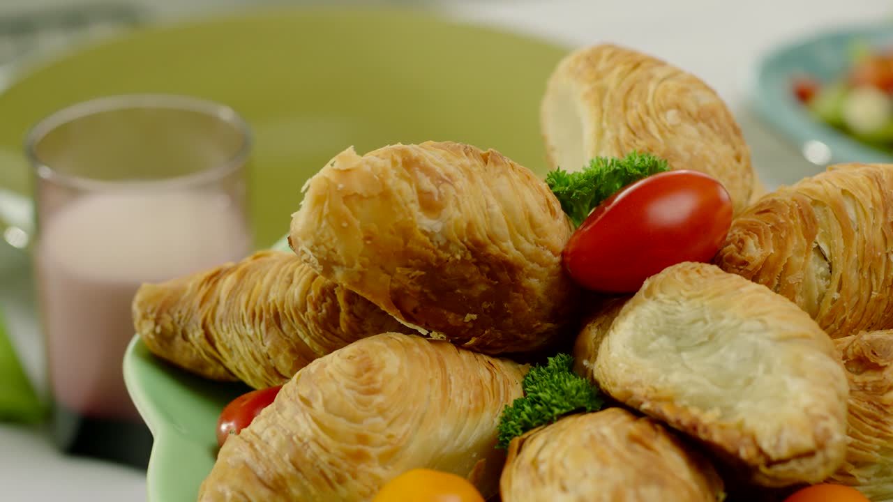 클로즈업, 저녁 식사 테이블에 맛있는 집에서 만든 페이스트리