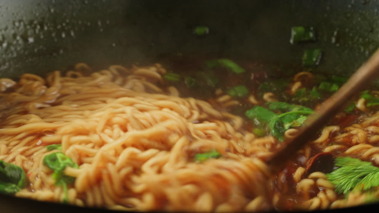 인스턴트 누들 요리