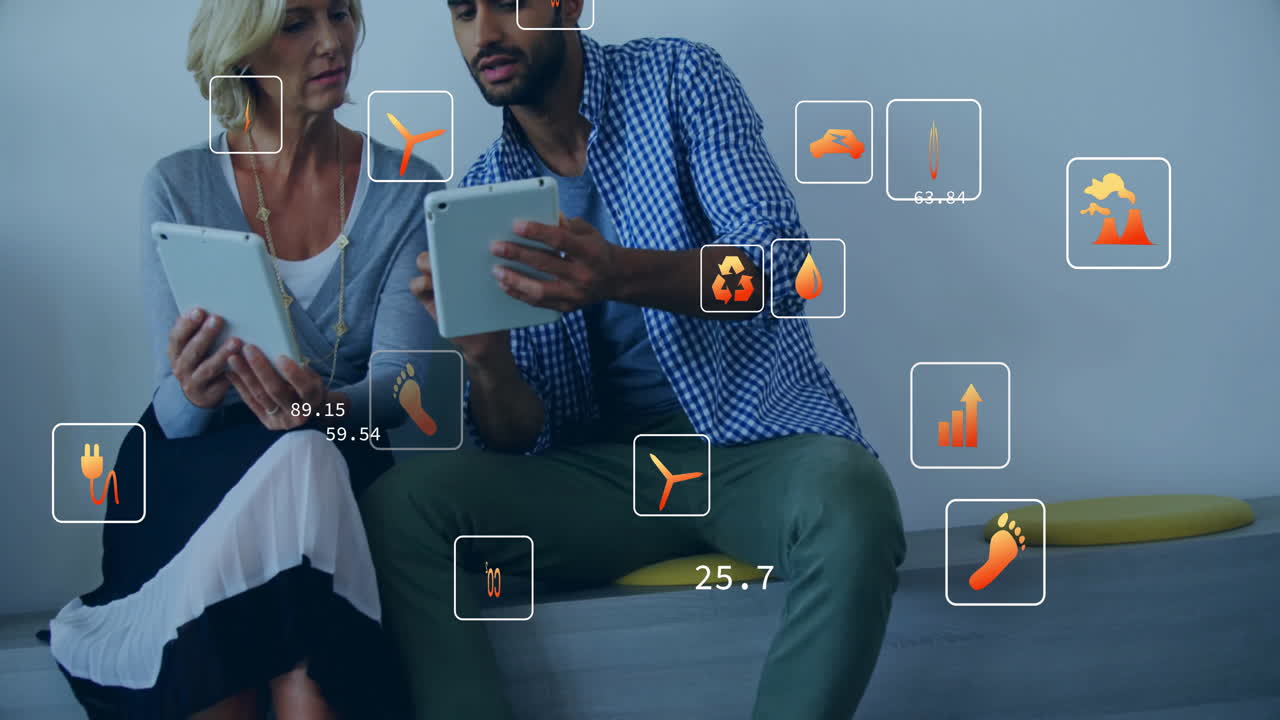 animación de iconos ecológicos y procesamiento de datos sobre diversas personas de negocios en la oficina