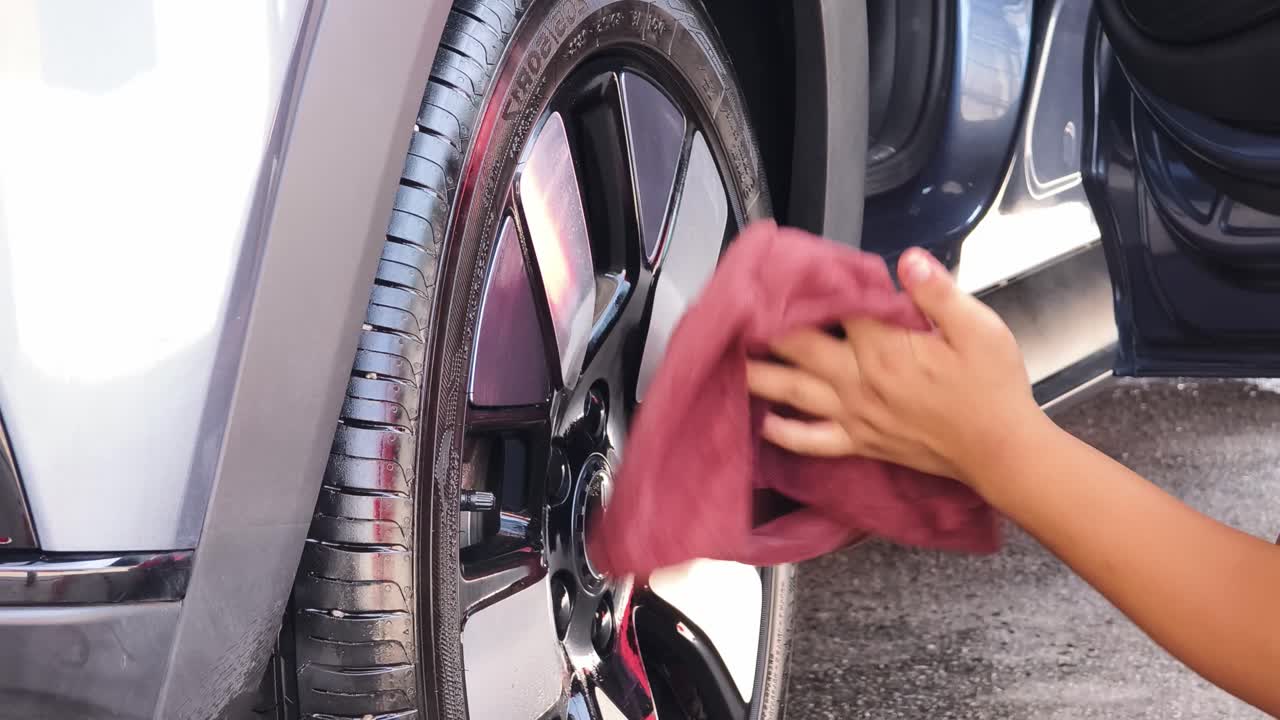 Car Wheel Cleaning