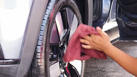 car wheel cleaning