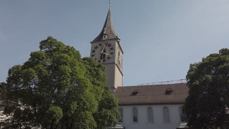 famosa iglesia de san pedro en zurich