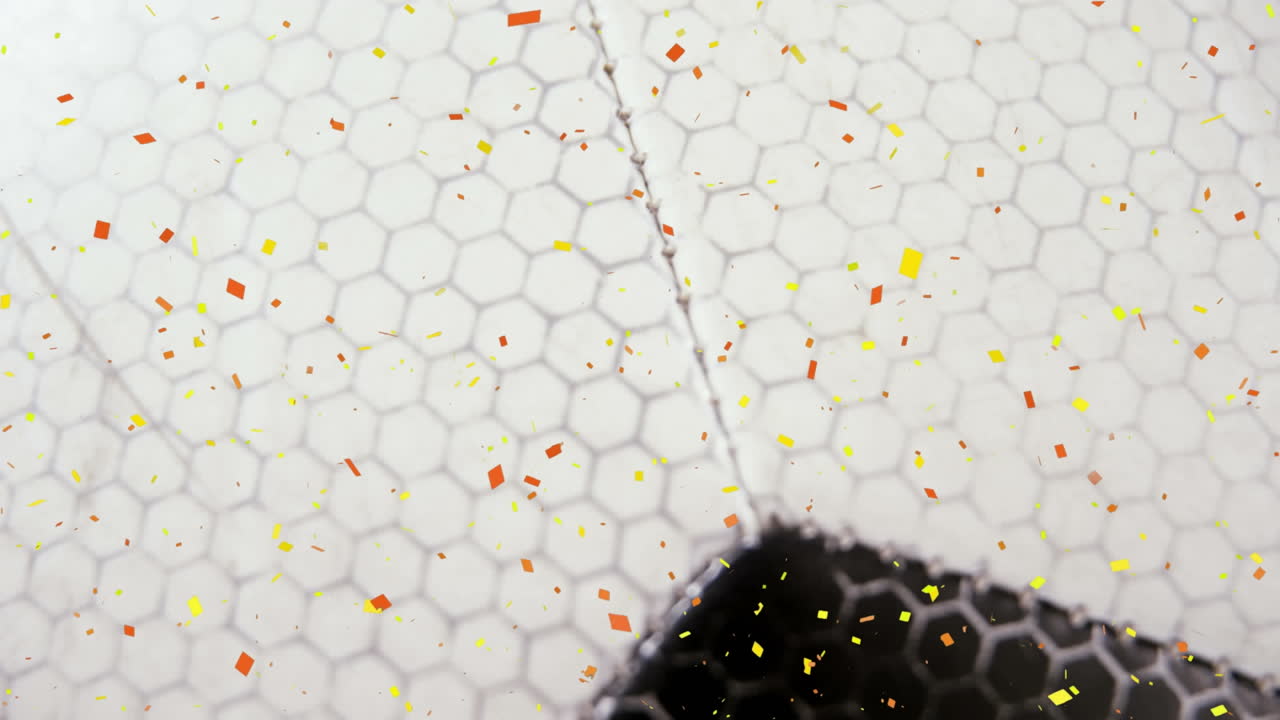 축구 공 위 에 떨어지는 콘페티 의 애니메이션