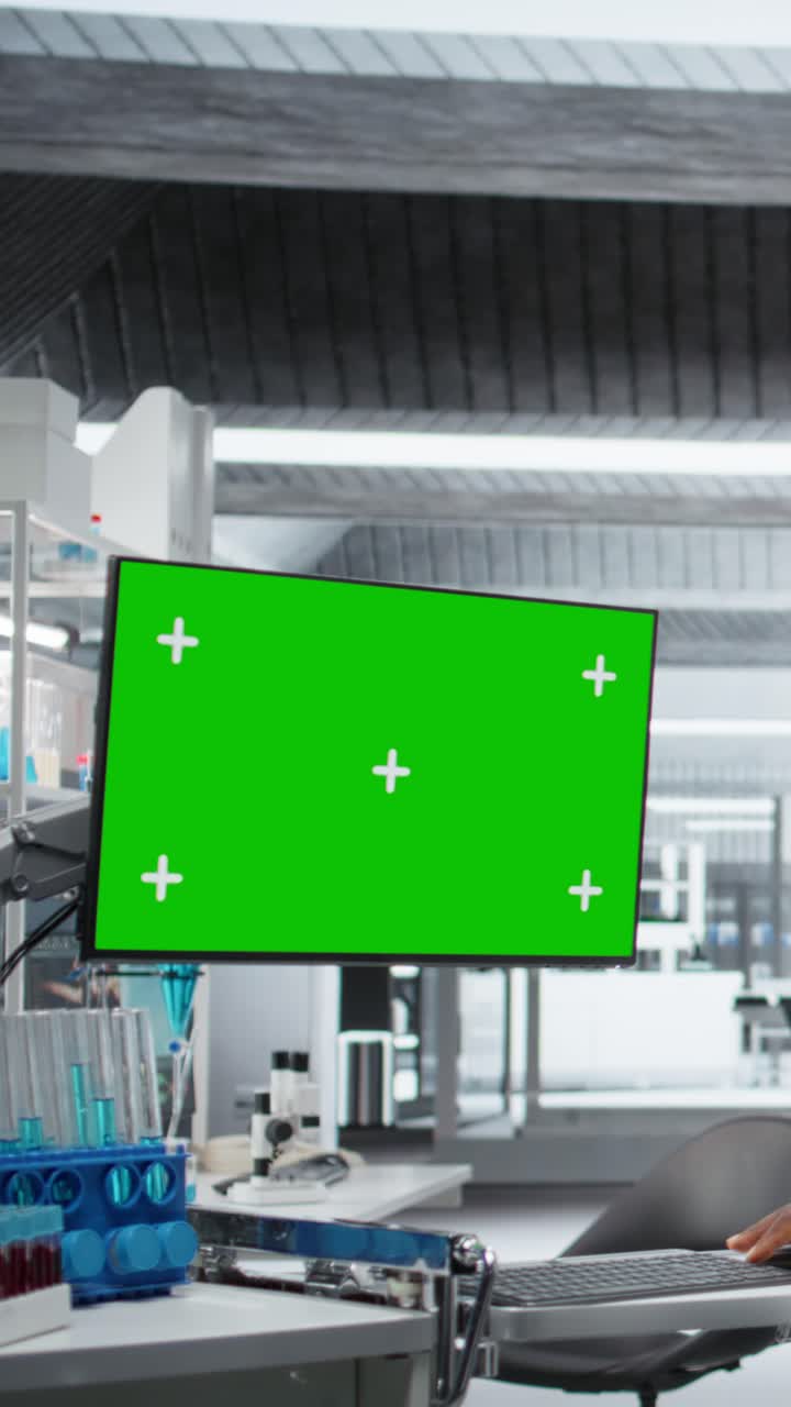 Vertical Video Chroma key monitor in front of expert during a clinical drug study