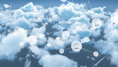 animación de la red de conexiones con iconos sobre el cielo con nubes