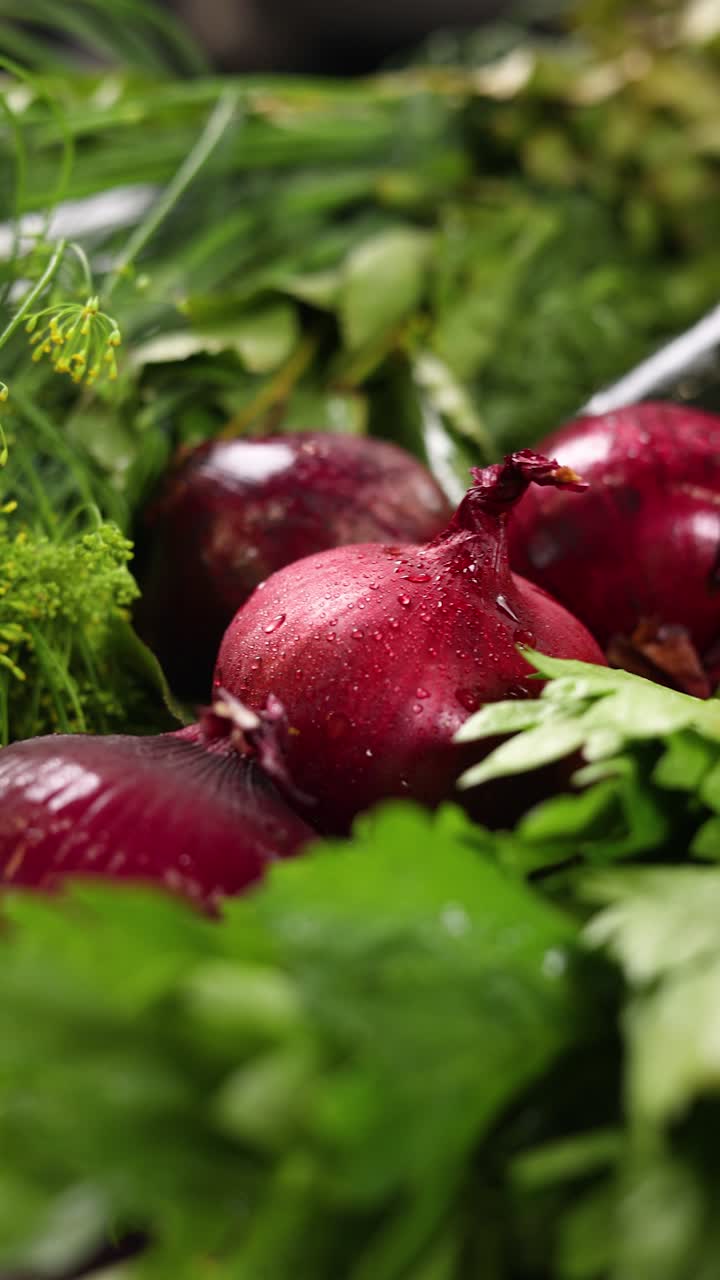 Fresh Red Onions with Herbs
