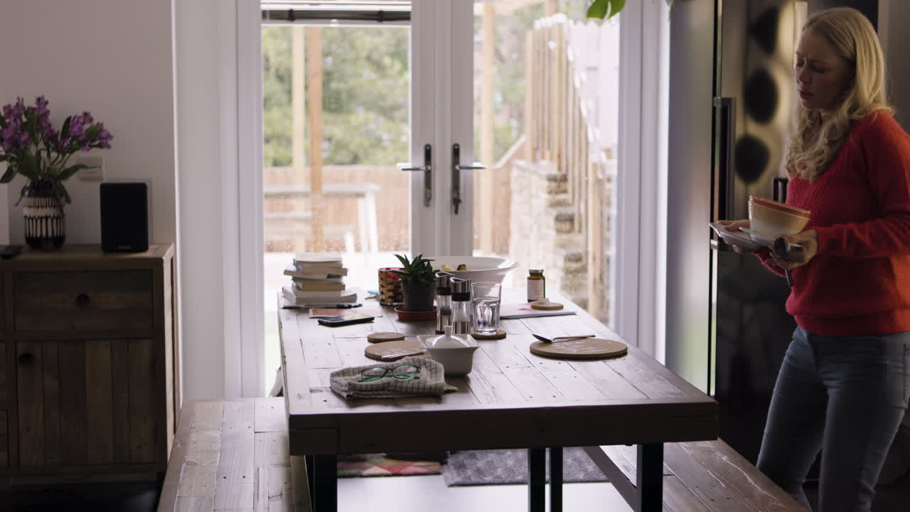 부 ⁇ 에 있는 여자