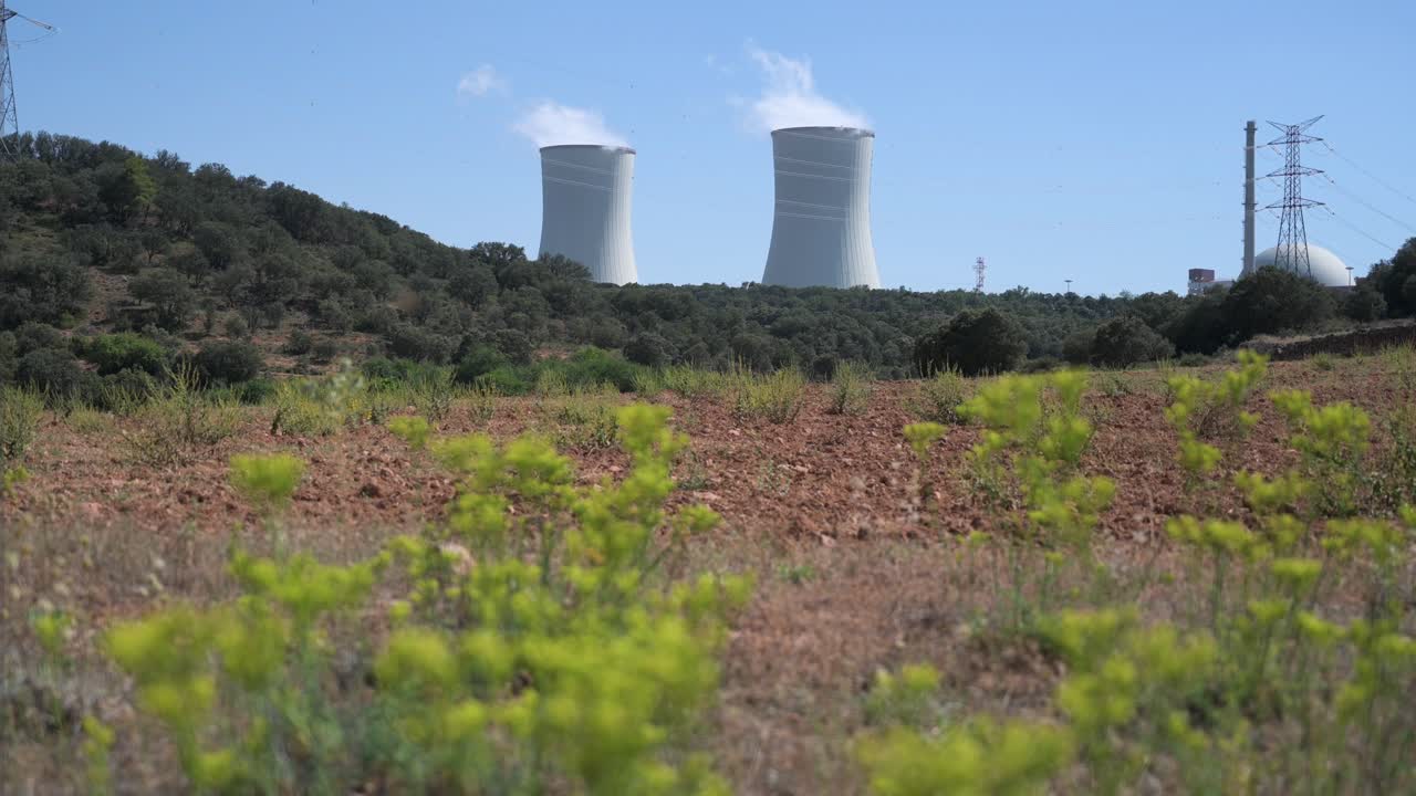 central nuclear de trillo situada cerca de la ciudad de trillo, en la provincia de guadalajara, españa