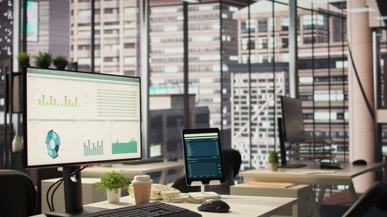 도시 전망을 가진 현대적인 사무실 작업 공간