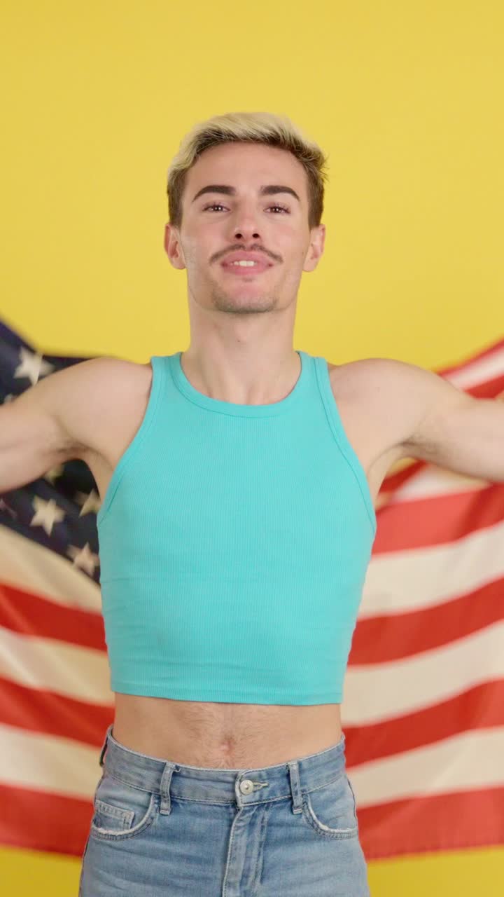 Hombre con bandera estadounidense