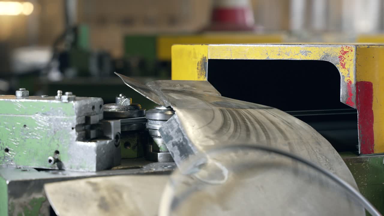 tuberías de ventilación de aire en una fábrica, fábrica de tuberías industriales