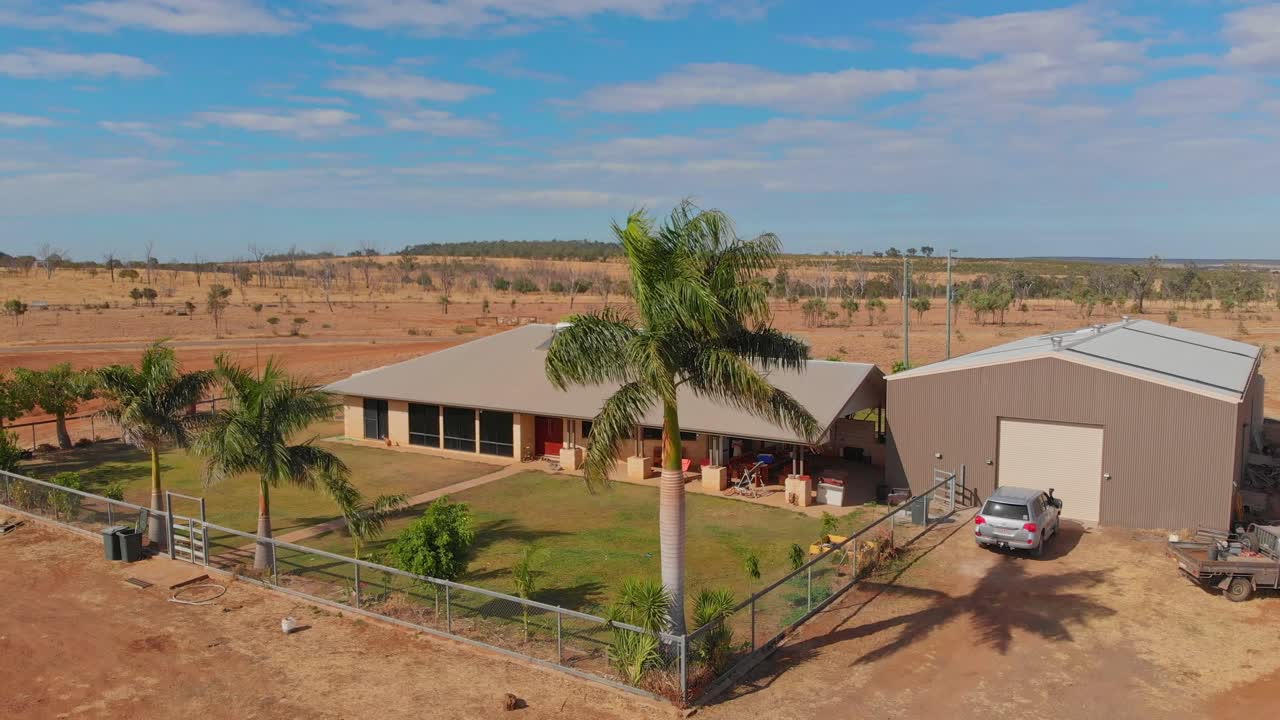 Rinder auf einer Outback-Farm in Emerald, Queensland, Australien