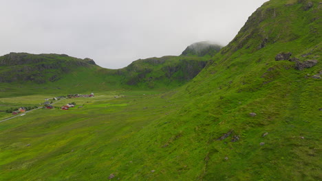 Idyllischer-Und-Malerischer-Ort-Zum-Leben-Für-Eine-Kleine-Anzahl-Von-Norwegern