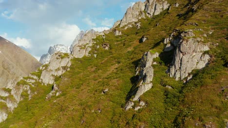 令人惊叹的空中全景山脉