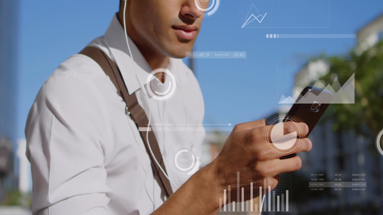 Animation af finansiel databehandling over forretningsmand af blandet etnicitet, der bruger smartphone