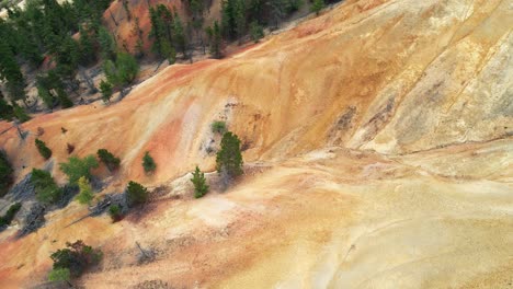 Einspielung-über-Den-Kammlinien-Auf-Einem-Berg-In-Der-Nähe-Von-Chache-Creek