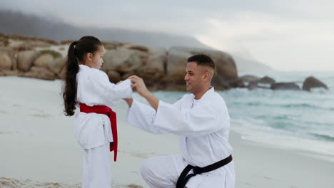 Strand,-Karate-Oder-Fitness-Mit-Einem-Vater