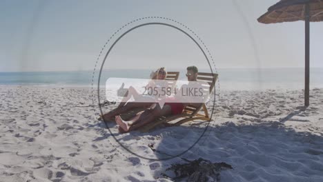 animación de burbuja de habla con gustos de texto y números sobre pareja en tumbonas en la playa