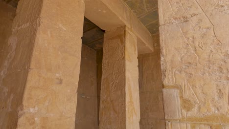 templo mortuorio de hatshepsut dibujos en columnas, antigua civilización egipcia