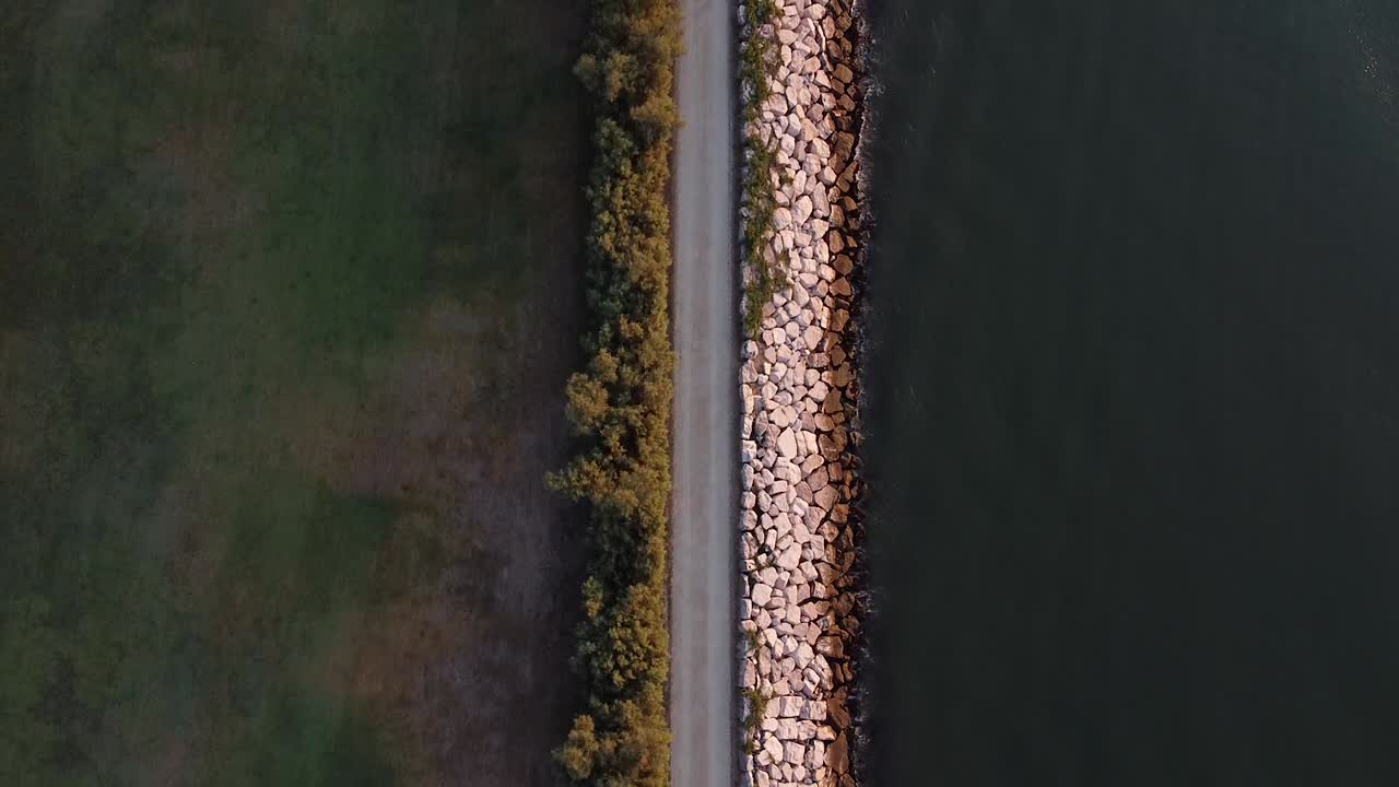 беспилотник на набережной острова альбарелла