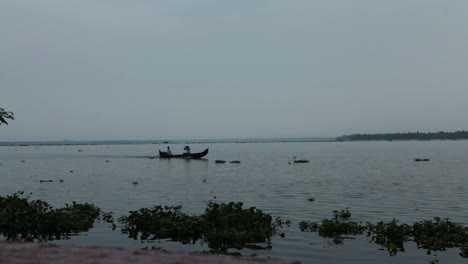 Lago-Vembanad,puesta-De-Sol,agua-En-Movimiento