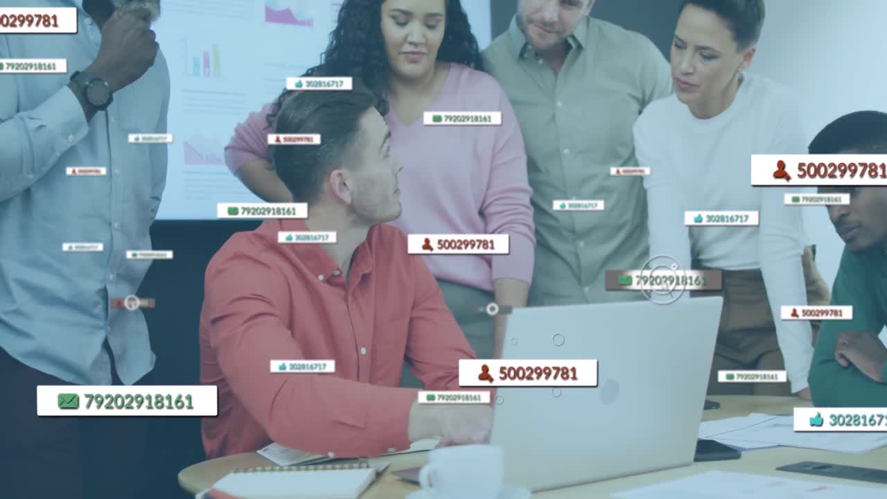 animación de iconos de los medios sobre diversas personas de negocios en la oficina