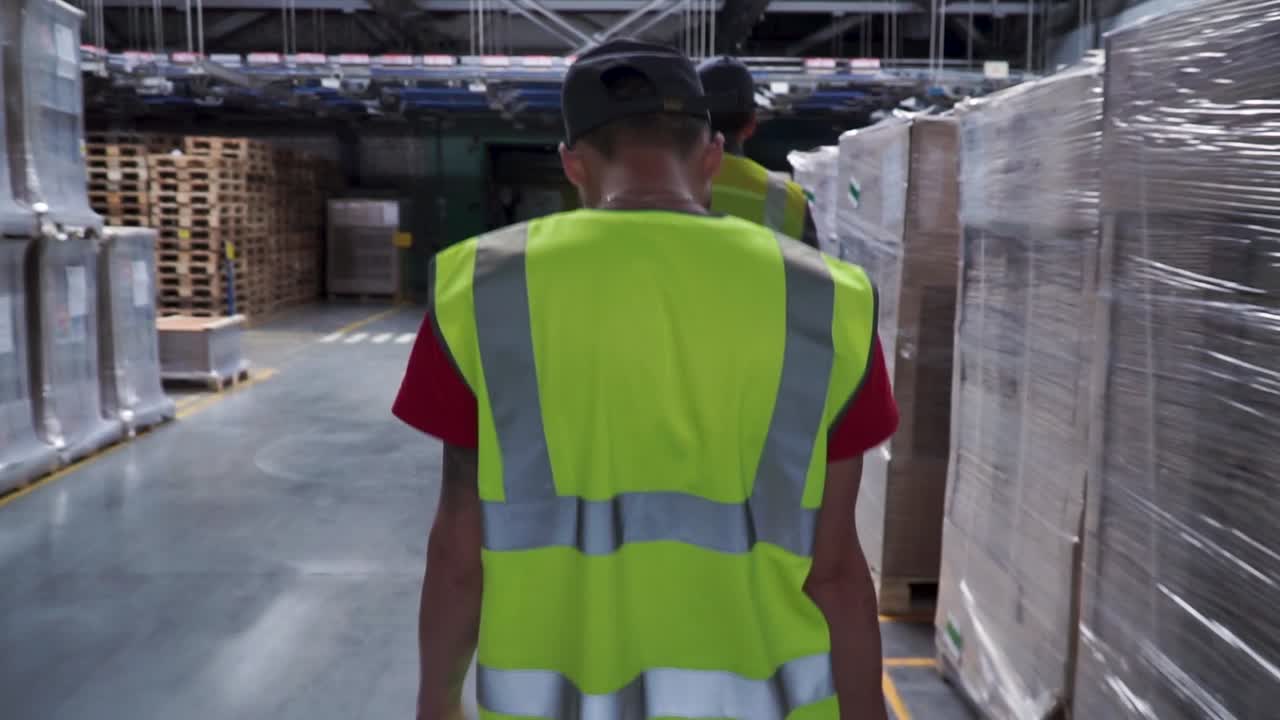 trabajadores de almacén