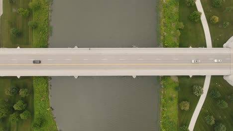 Aerial-view-of-Rich-Street-Bridge-over-Scioto-River-in-Columbus-Ohio-on-a-foggy-smoky-day