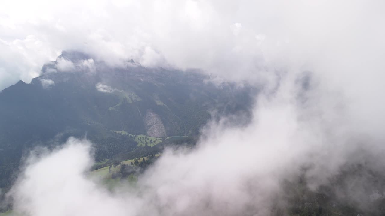 스위스 글라루스 지방의 구름, 녹색, 숲, 자연