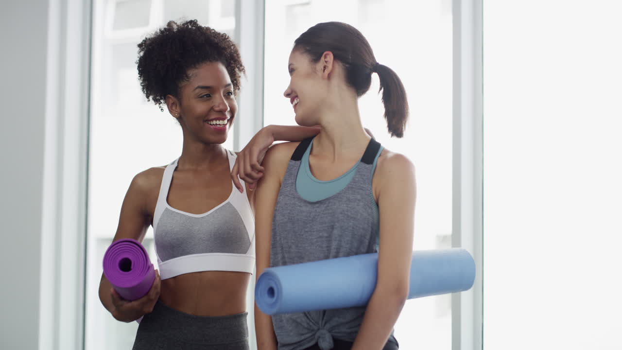 el yoga es mejor juntos.