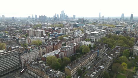 estableciendo el panorama aéreo de la ciudad de bloomsbury, distrito de camden en londres