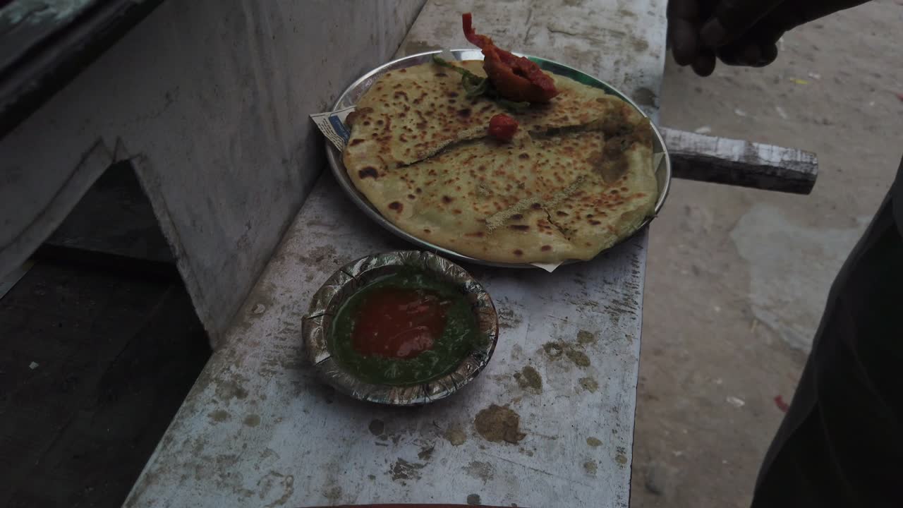hacer comida tradicional y real de la calle india