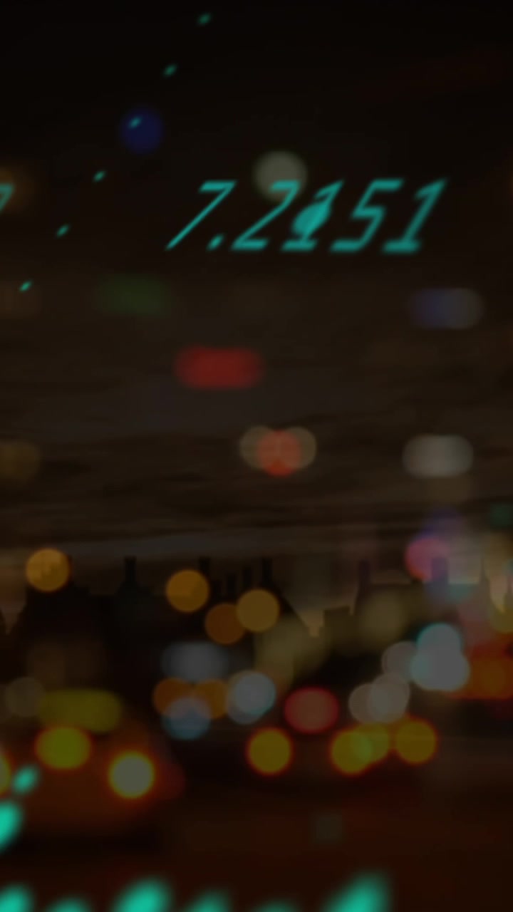 Animazione di molteplici numeri che cambiano ed elaborazione dati sullo sfondo del traffico cittadino notturno