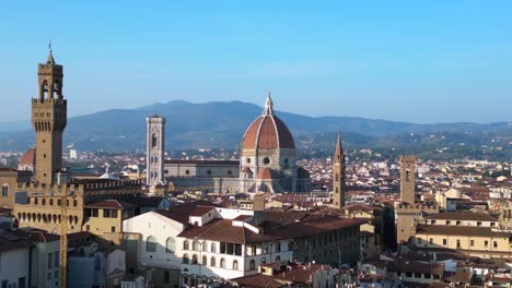 bonita vista aérea de arriba vuelo catedral ciudad medieval florencia toscana italia