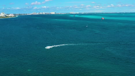 Jetski-En-El-Mar-En-Mexico