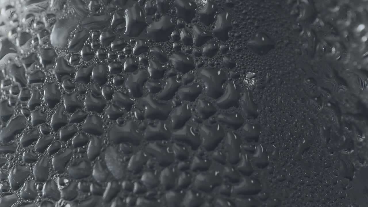 burbujas de aire y vidrio húmedo