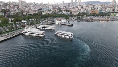 Ferryboats-Crosses-The-Strait